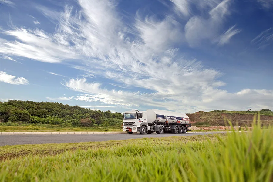 Combustible Diésel Renovable HVO para un transporte por Carretera más sostenible